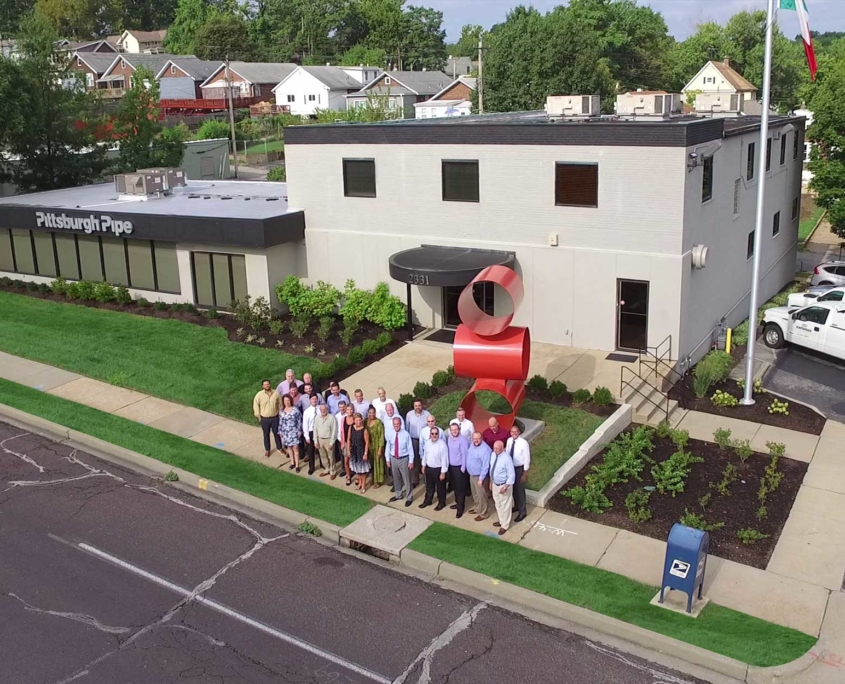 Overhead view of Pittsburgh pipe team in the city