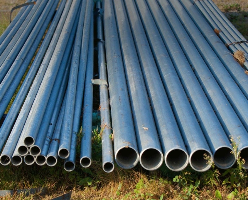 various sized stainless steel pipes
